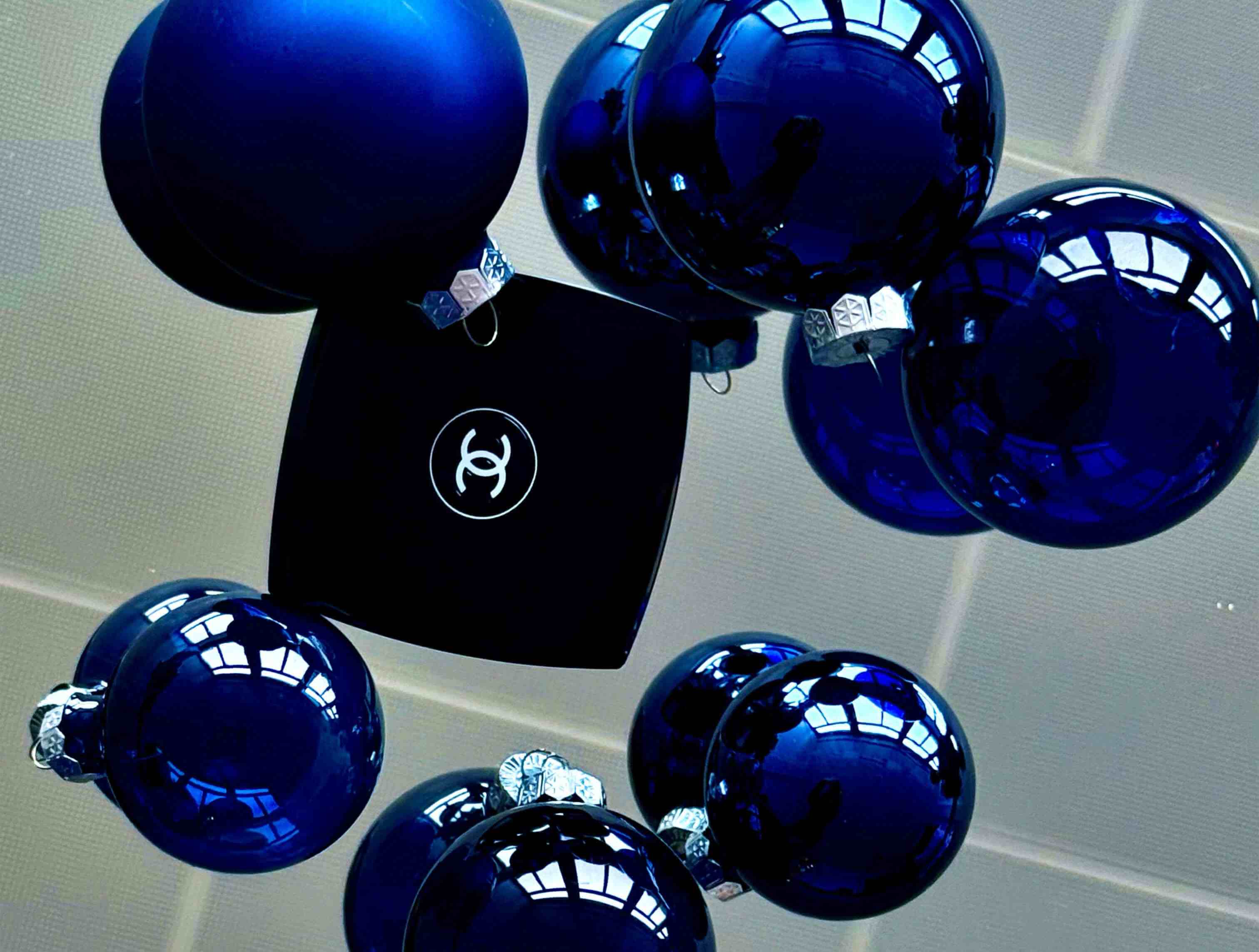 Produktfoto mit Weihnachtskugeln